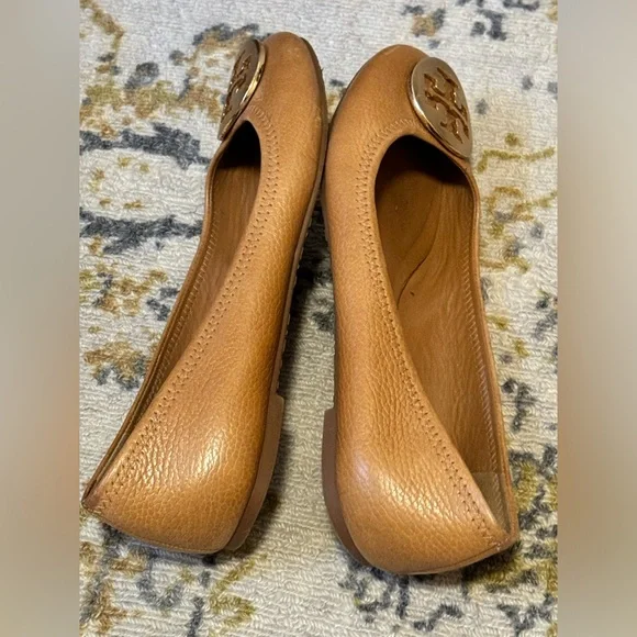 Tory Burch Reva Brown Tumbled Leather Gold Logo Ballet Style Flat Shoes | Sz 7 - Picture 5 of 7